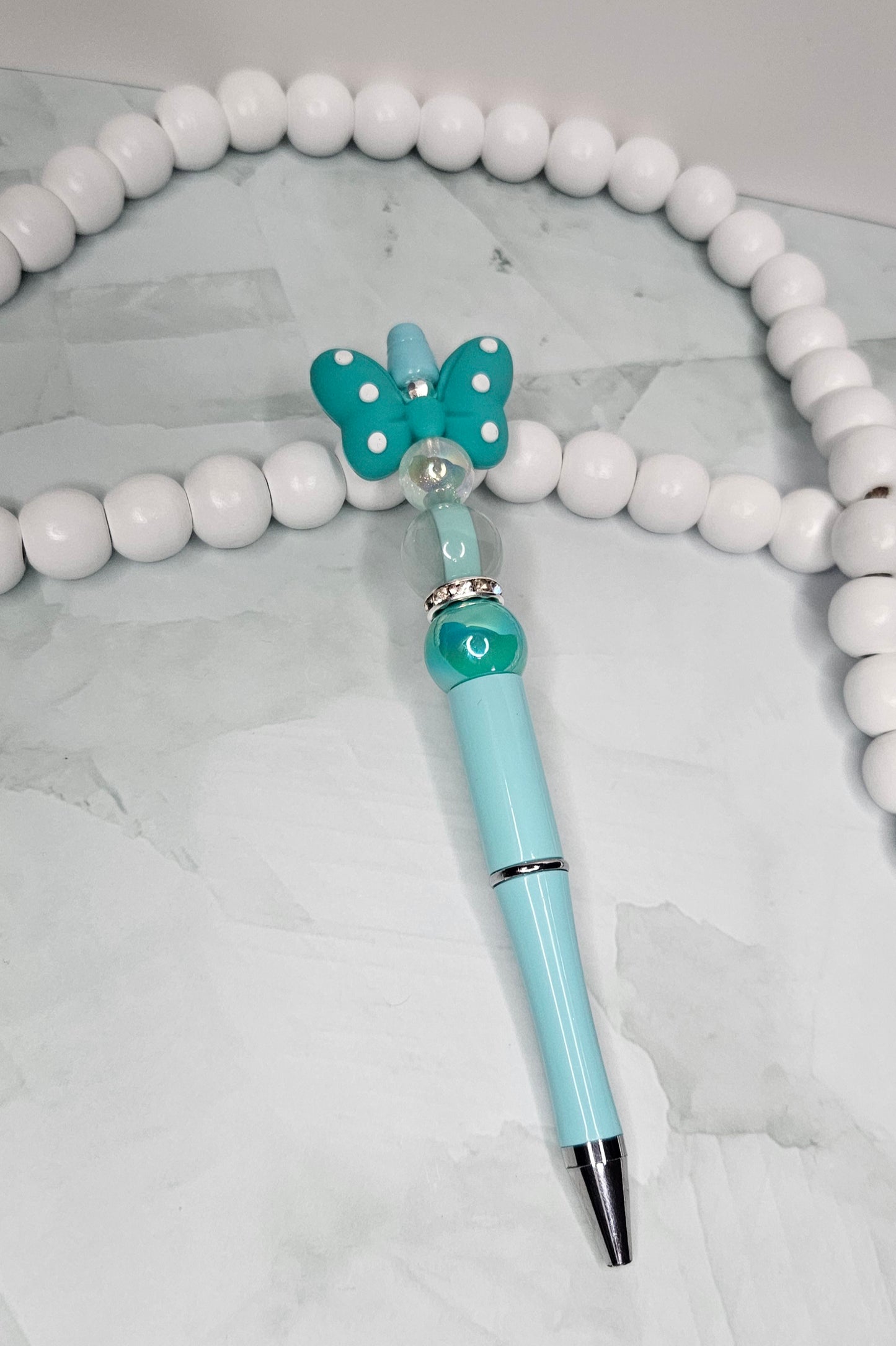 Elegance with a touch of cuteness/ Elegancia con un toque adorable