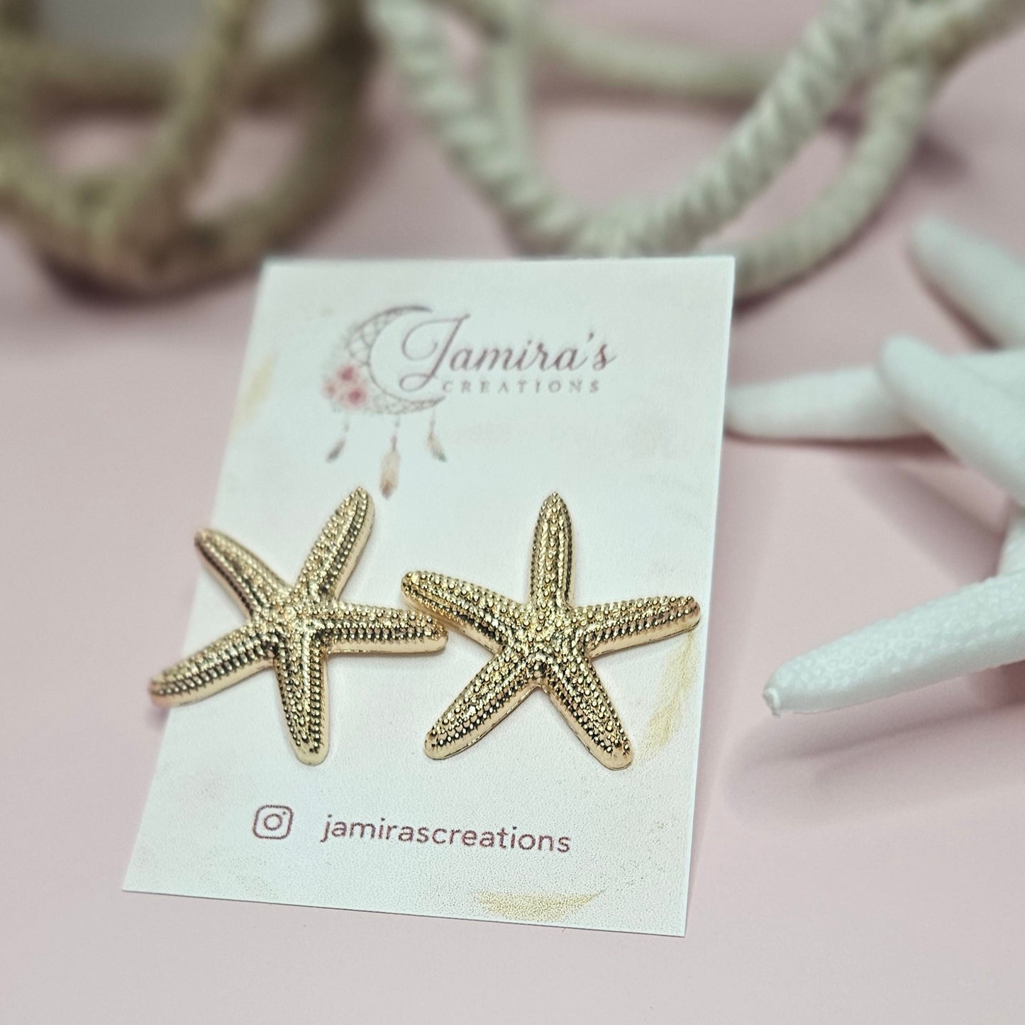 Gold Starfish Earrings/ Aretes estrella de Mar Dorada