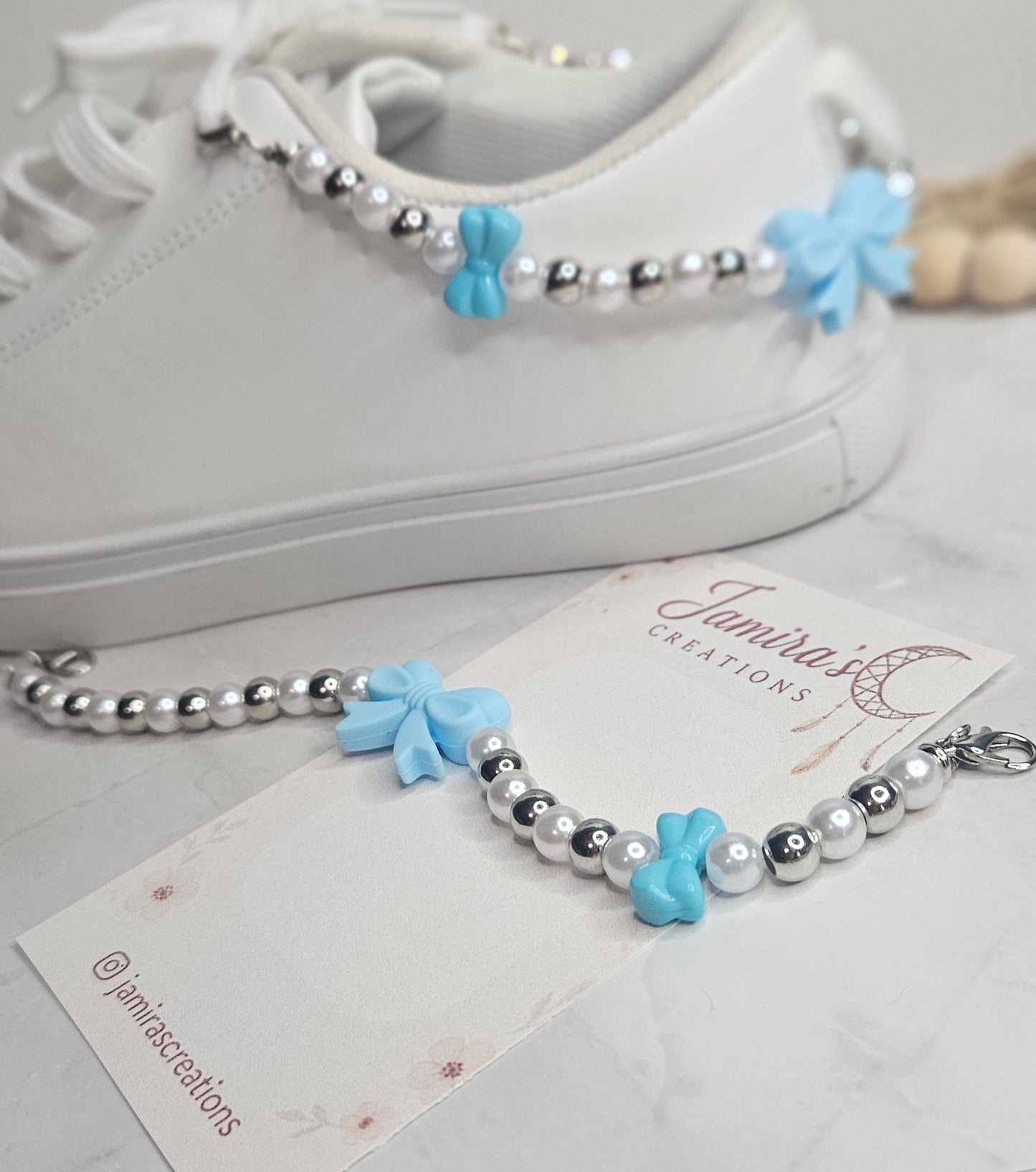 Blue Belle/ Lazo Celeste