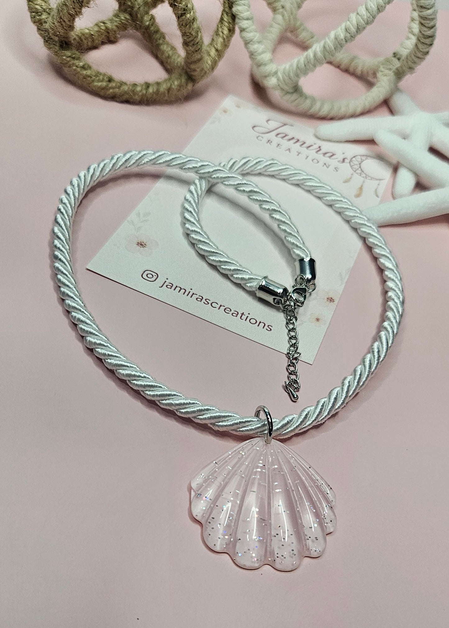 Pink Shell Charm Necklace/ Collar Concha Rosa Claro