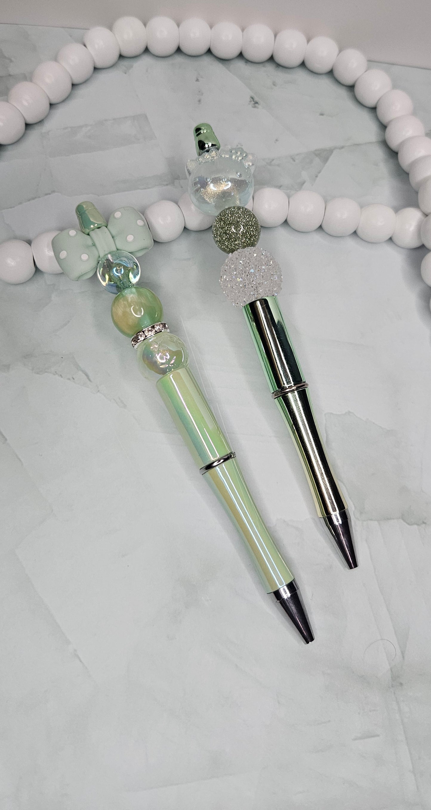 Freshness and sparkle in every stroke/ Frescura y brillo en cada trazo