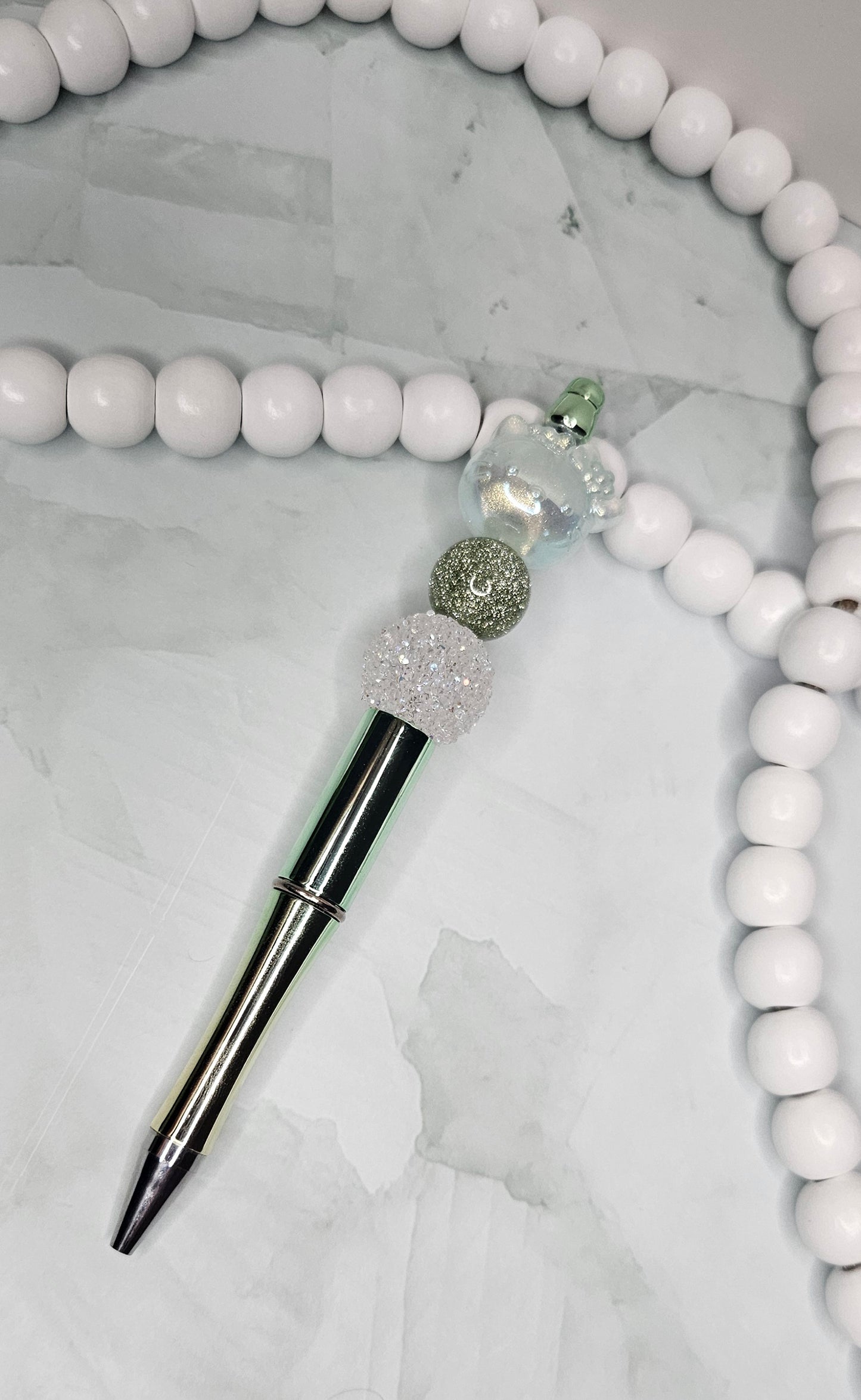 Freshness and sparkle in every stroke/ Frescura y brillo en cada trazo